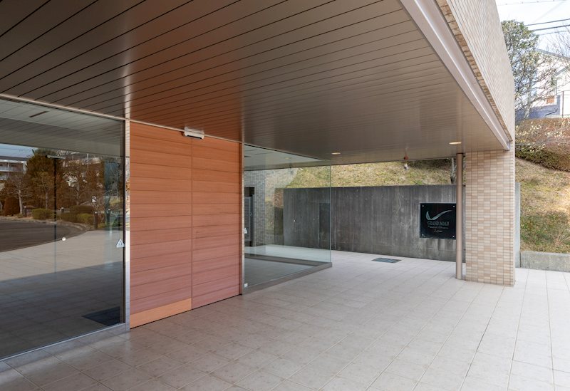 【CASA】グランノア高槻阿武山LUCE 共用部写真（エントランス）