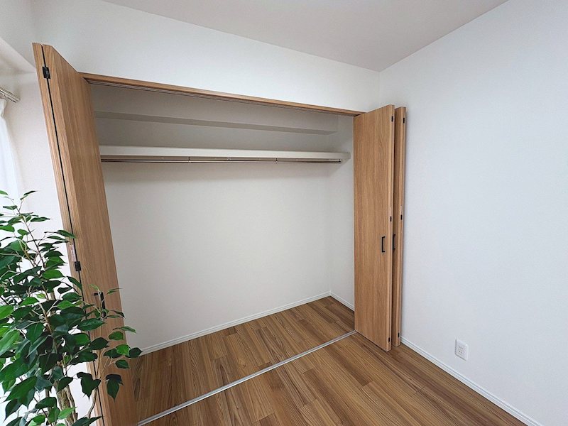 【CASA】ライオンズマンション雲雀丘花屋敷第二 内観写真（収納）