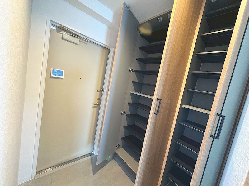 【CASA】ライオンズマンション雲雀丘花屋敷第二 現地写真（玄関）