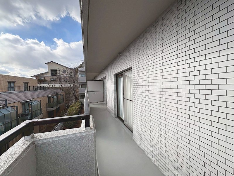 【CASA】ライオンズマンション雲雀丘花屋敷第二 現地写真（バルコニー）