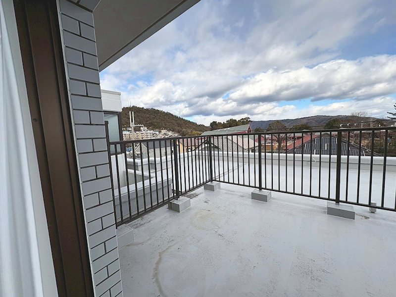 【CASA】ライオンズマンション雲雀丘花屋敷第二 現地写真（バルコニー）