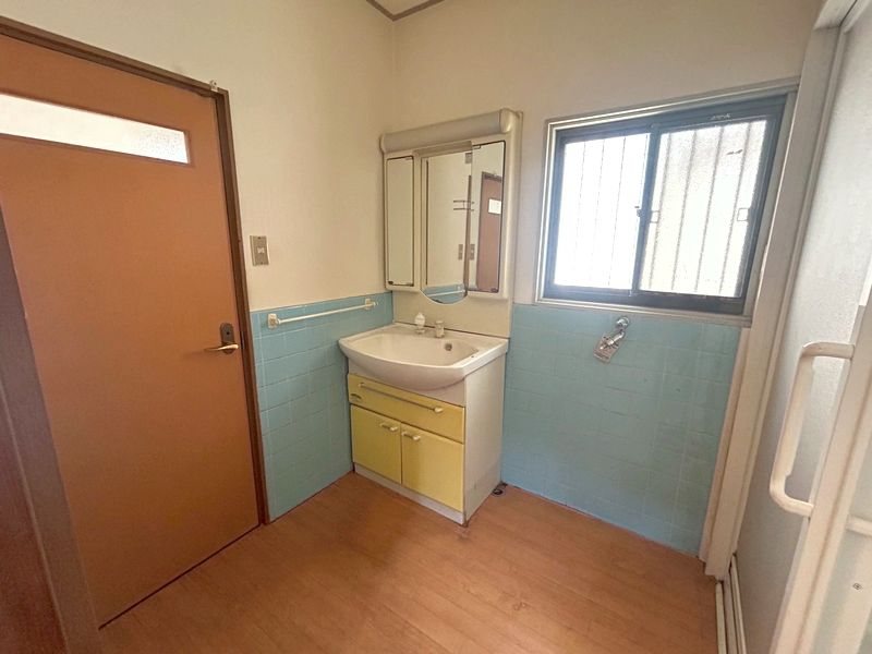 【CASA】 川西市久代2丁目 内観写真（洗面台・洗面所）