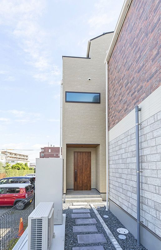 【CASA】長岡京市友岡西畑 現地写真（玄関）