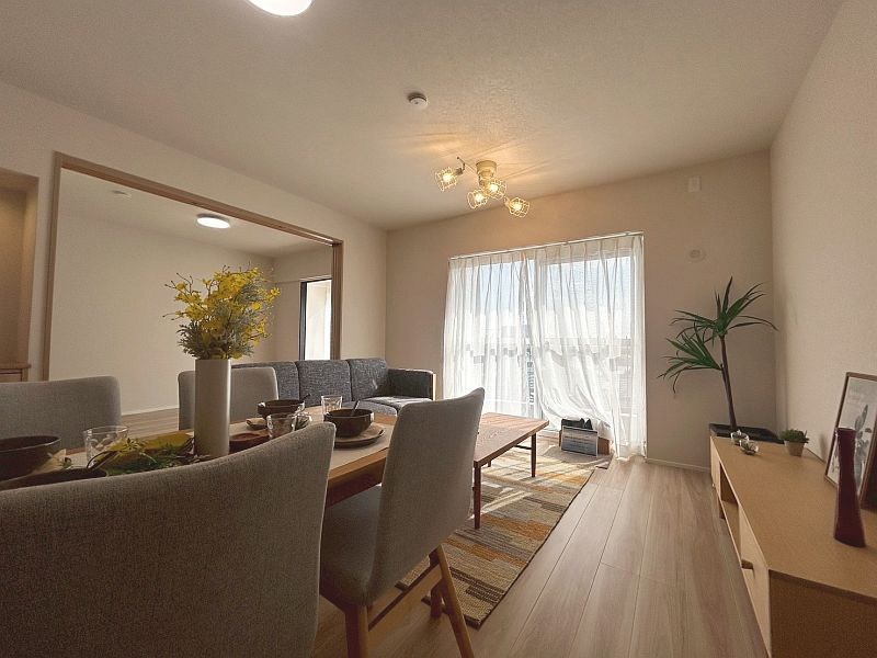 【CASA】宝塚御殿山マンション 内観写真（リビング）