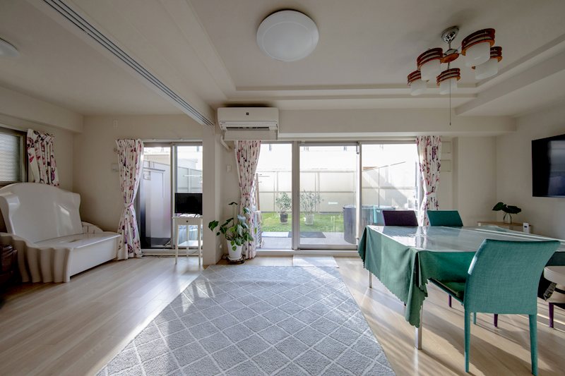 【CASA】エスリード京都山科セミリア≪専用庭（29㎡）付き、ペットと過ごす暮らし≫ 内観写真（リビング）
