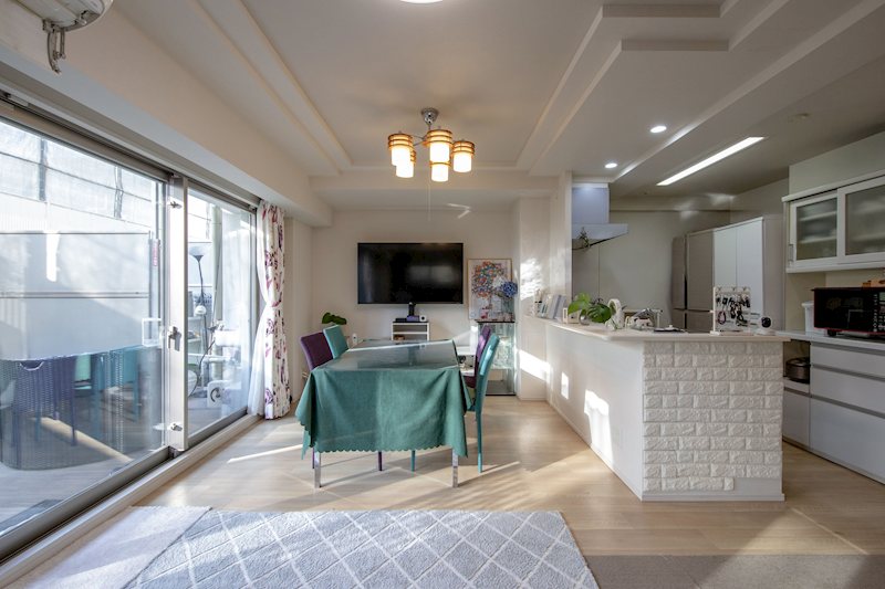 【CASA】エスリード京都山科セミリア≪専用庭（29㎡）付き、ペットと過ごす暮らし≫ 内観写真（リビング）