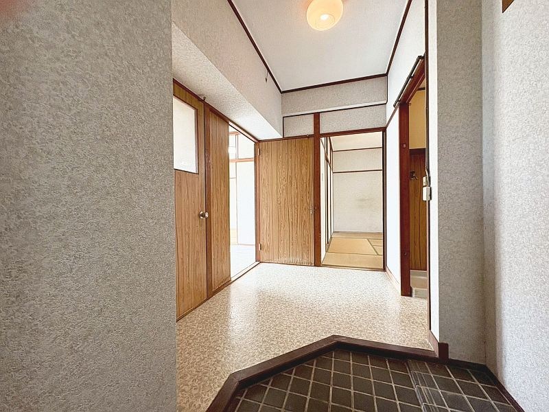 【CASA】若山台住宅34号棟 現地写真（玄関）