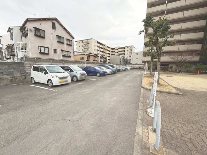 丹波橋日光ハイツ 共用部写真（駐車場）