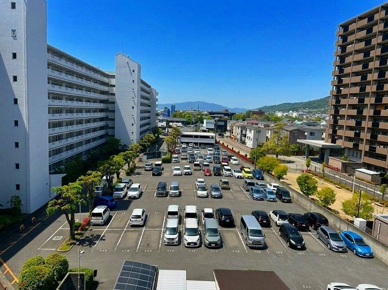 箕面東コーポラス 共用部写真（駐車場）