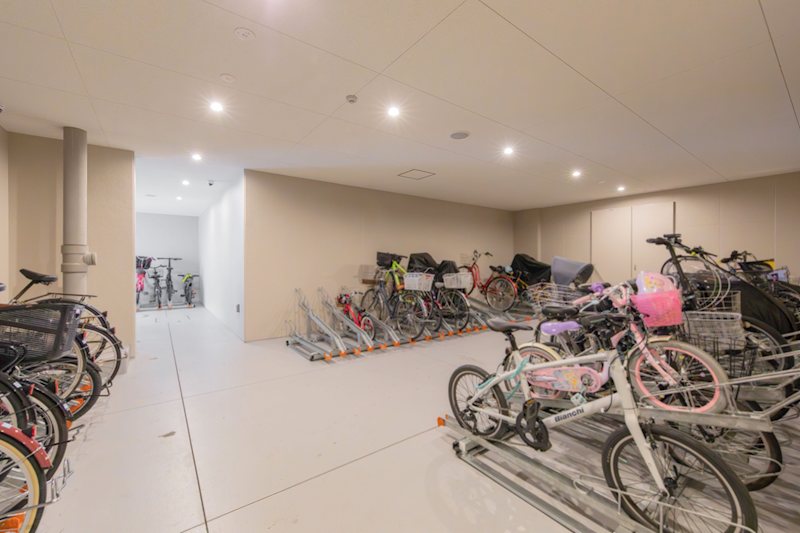 【CASAの仲介】ワコーレ伊丹西台ステーションエンブレム 共用部写真（駐車場）