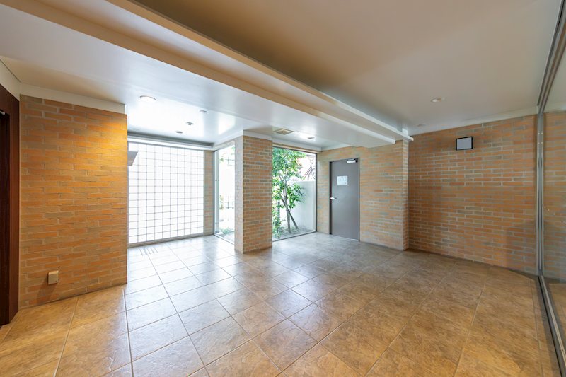 カサーレ茨木園田町 共用部写真（ロビー）