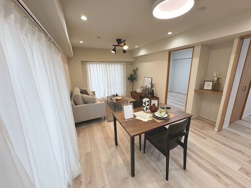 【CASA】日興宝塚南口スカイマンション 内観写真（リビング）