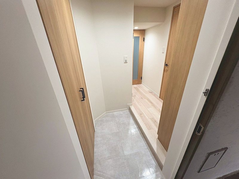 【CASA】日興宝塚南口スカイマンション 現地写真（玄関）