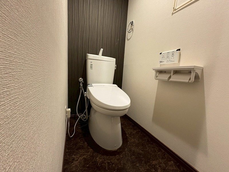 【CASA】朝日プラザ逆瀬川南 内観写真（トイレ）