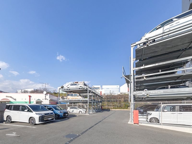 【CASA】 グランドパレス彩都あさぎ 共用部写真（駐車場）