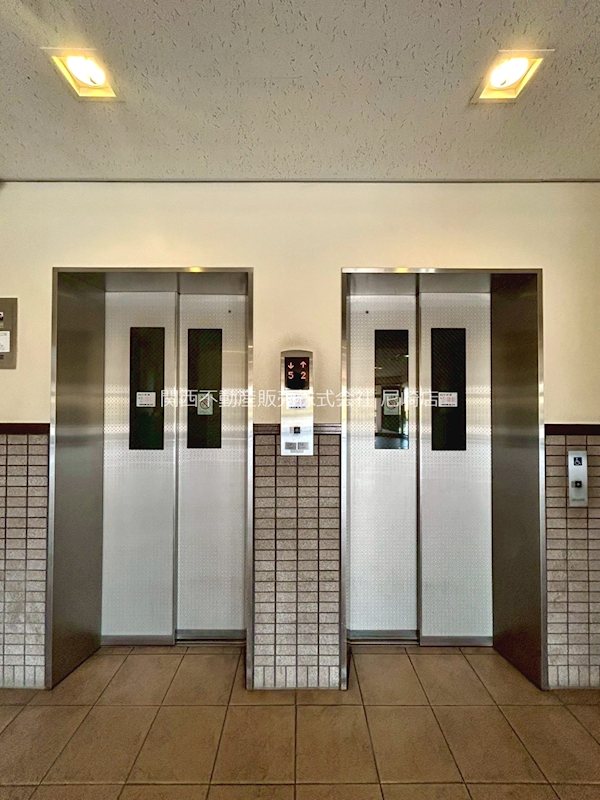 ライオンズマンション尼崎ガーデンシティ 共用部写真（ロビー）