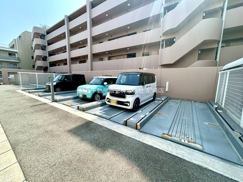 レピア東園田EAST 共用部写真（駐車場）