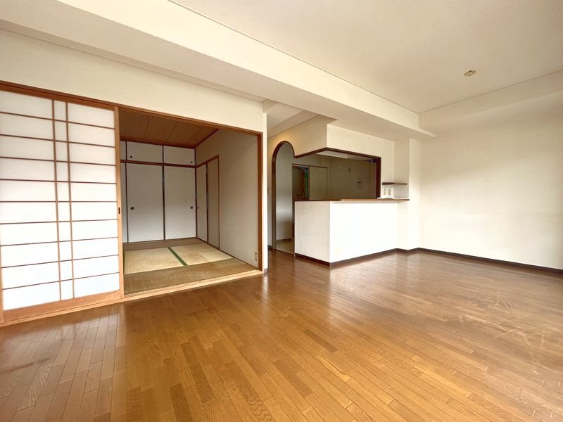 【CASA】 サンロイヤル池田バードヒルズ二号館 内観写真（リビング）