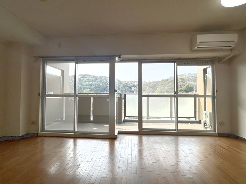 【CASA】 サンロイヤル池田バードヒルズ二号館 内観写真（リビング）