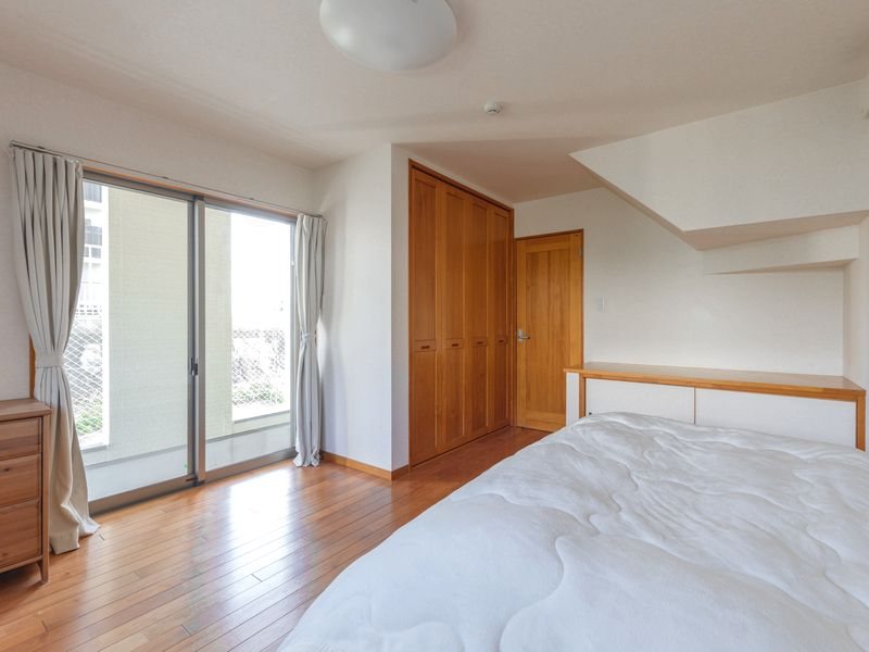 【CASA】 池田市畑5丁目 内観写真（リビング以外の居室）