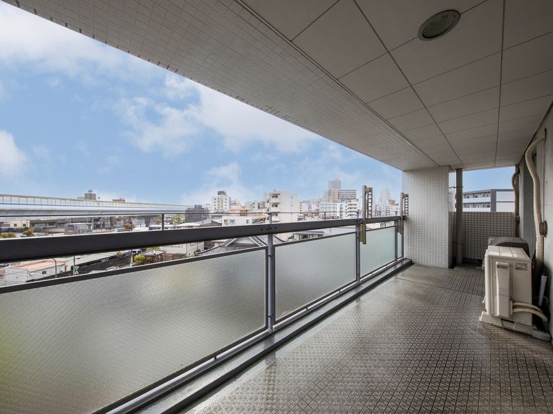 【CASA】 ワコーレディセ西宮 現地写真（バルコニー）