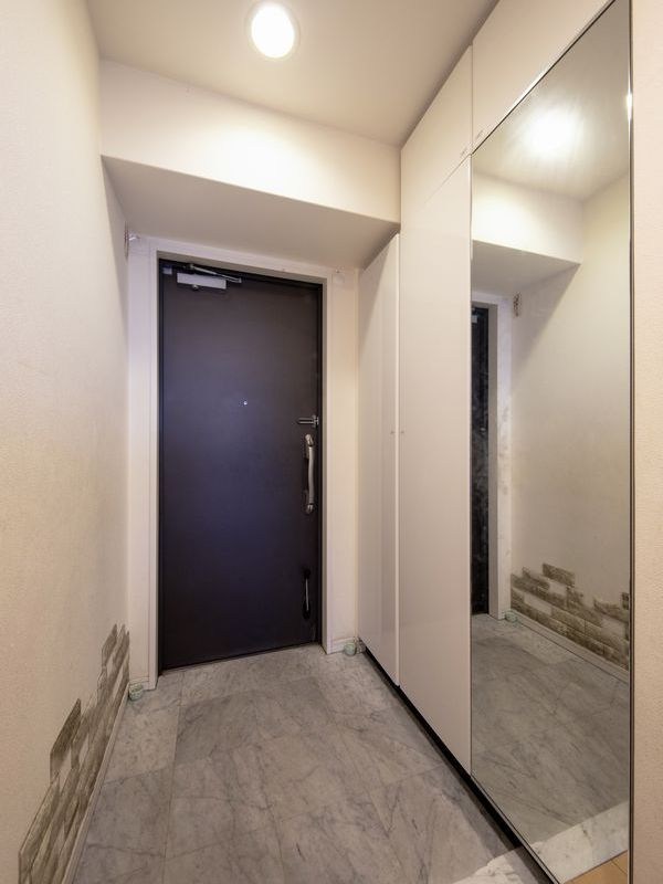 【CASA】 ワコーレディセ西宮 現地写真（玄関）