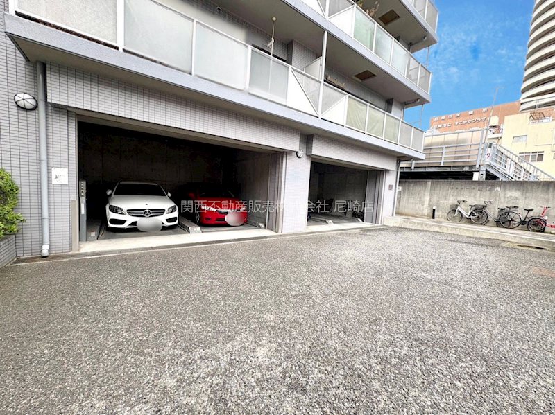 パルメーラ立花南 共用部写真（駐車場）