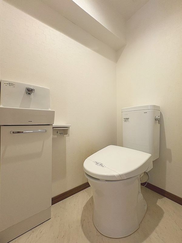 大阪府茨木市東奈良３丁目13 内観写真（トイレ）