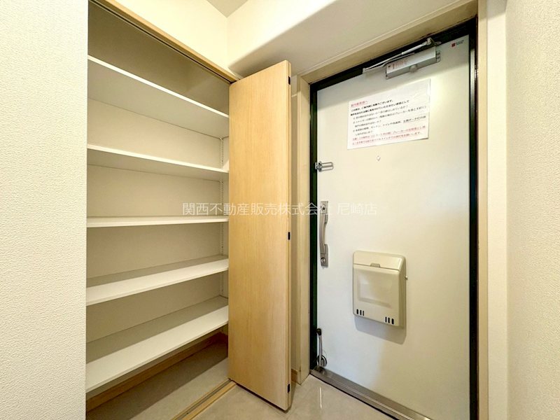 パレスエクセル新伊丹 現地写真（玄関）