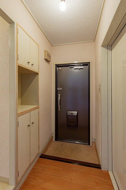 【CASA】 ライオンズマンションみのおE棟 現地写真（玄関）