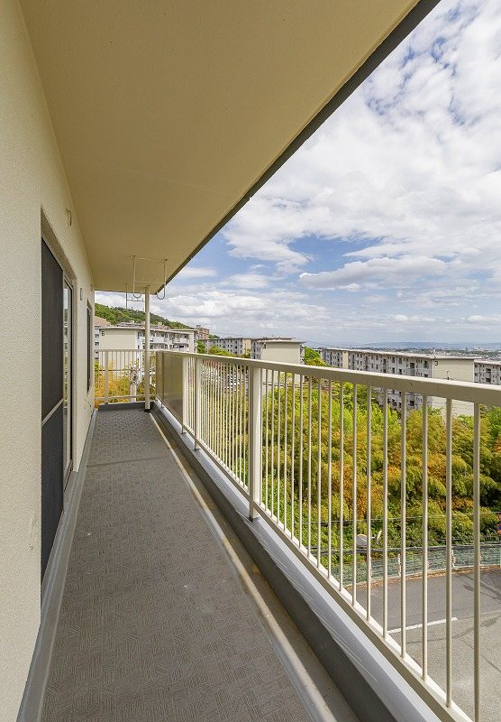 【CASA】 ライオンズマンションみのおE棟 現地写真（バルコニー）