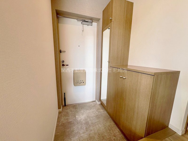 エーベル伊丹参番館 現地写真（玄関）