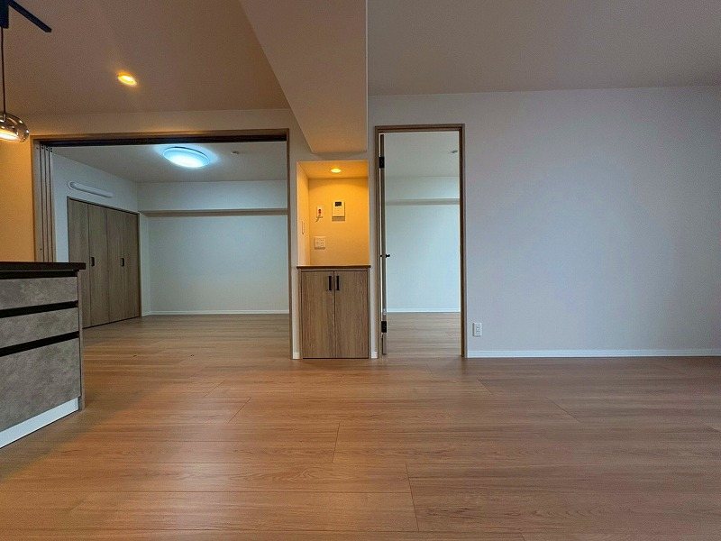 日商岩井箕面ハイツC棟 内観写真（リビング）