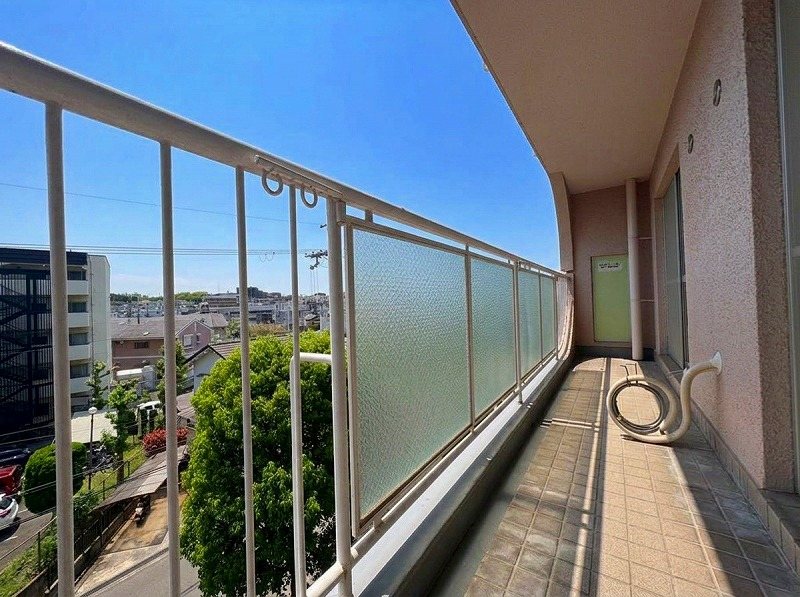日商岩井箕面ハイツC棟 現地写真（バルコニー）