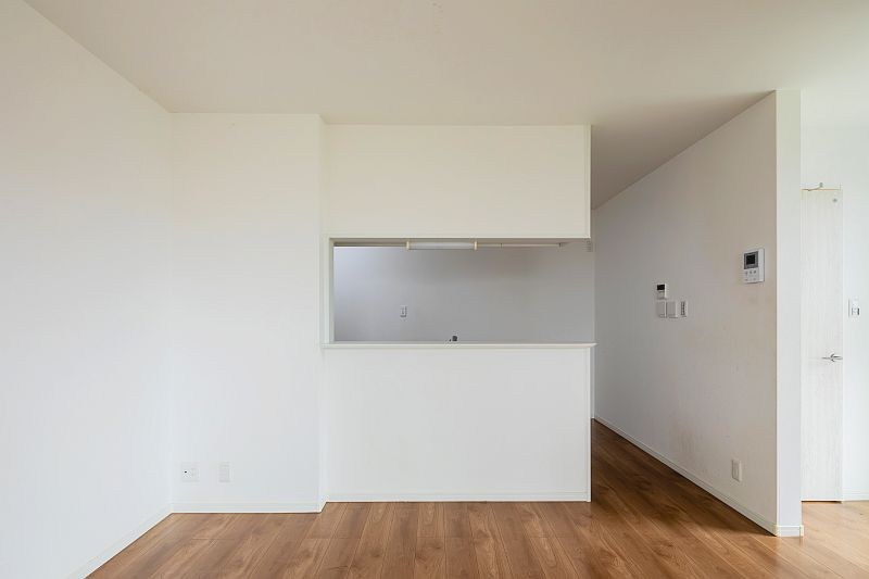 【CASA】高槻市桜ケ丘北町≪北東角地×ビルトインガレージ≫ 内観写真（キッチン）
