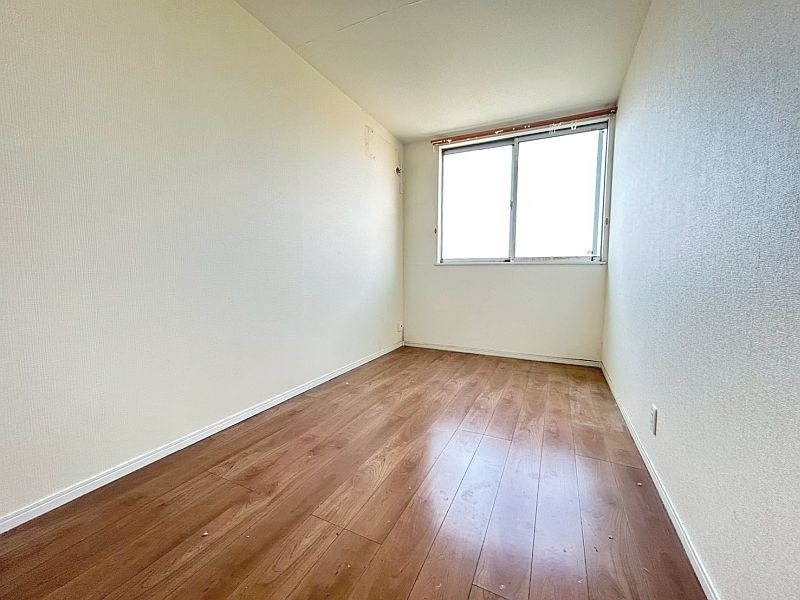 【CASA】高槻市桜ケ丘北町≪北東角地×ビルトインガレージ≫ 内観写真（リビング以外の居室）