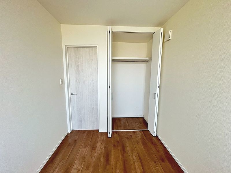 【CASA】高槻市桜ケ丘北町≪北東角地×ビルトインガレージ≫ 内観写真（収納）