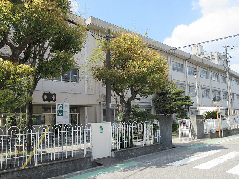 ワコーレヴィル甲子園口 中学校