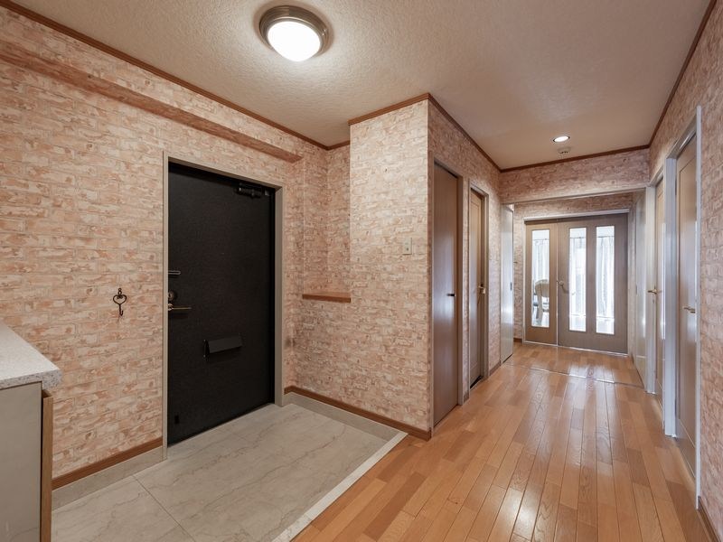 【CASA】 阪急池田伏尾台セラージュ 現地写真（玄関）