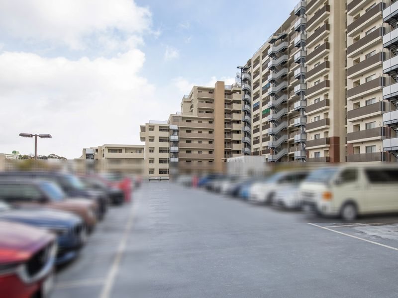 【CASA】 ザ・ライオンズ池田J棟 共用部写真（駐車場）