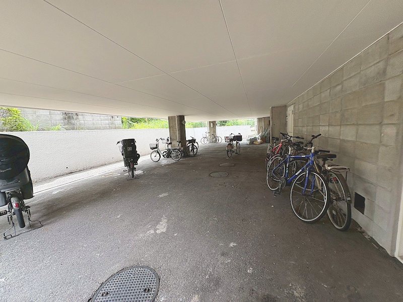 【CASA】ストークライフ甲陽園 共用部写真（駐車場）