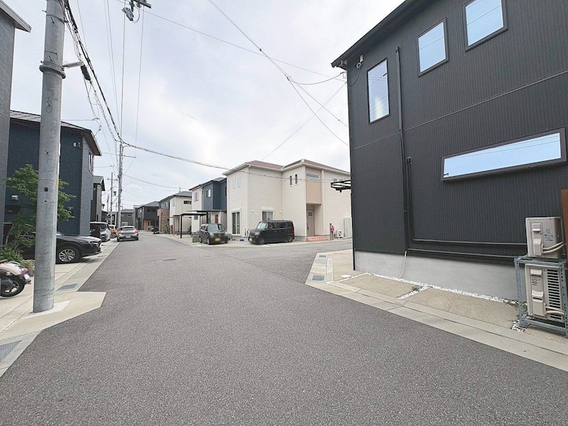 【CASA】川西市久代4丁目 現地写真（前面道路含む現地写真）