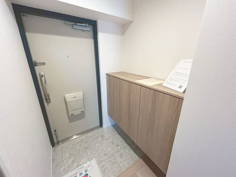 ファミール伏見A棟 現地写真（玄関）