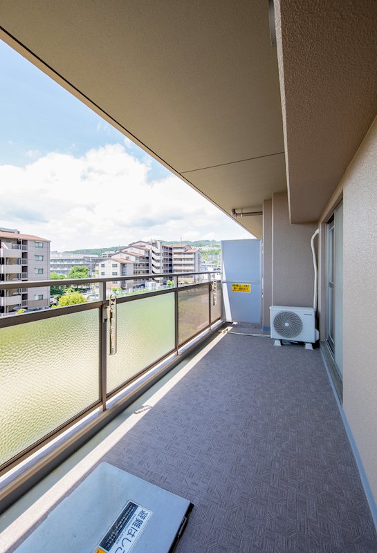 【CASA】ラ・ヴェール宝塚2号棟 現地写真（バルコニー）