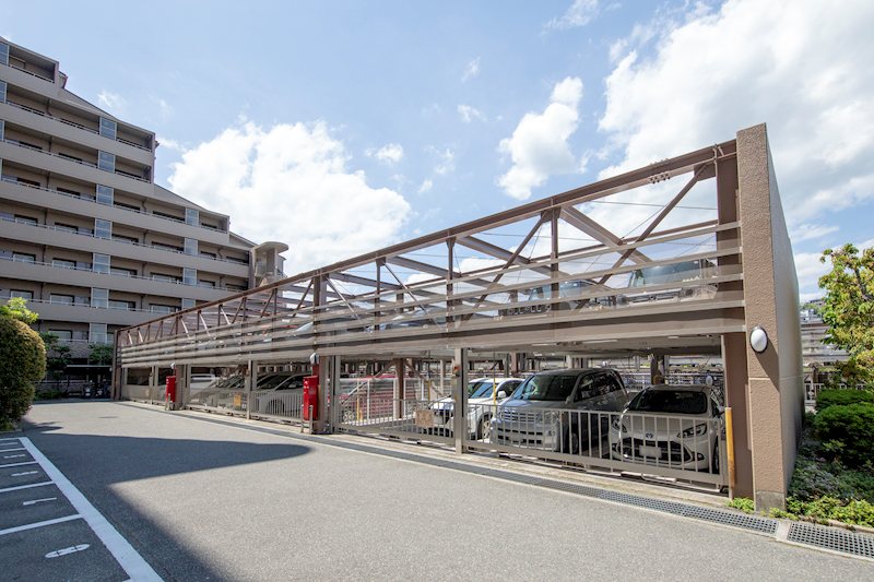 【CASA】ラ・ヴェール宝塚2号棟 共用部写真（駐車場）