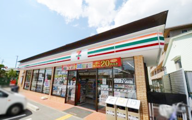 【CASA】ラ・ヴェール宝塚2号棟 コンビニ