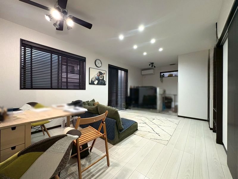 【CASA】茨木市鮎川2丁目 内観写真（リビング）