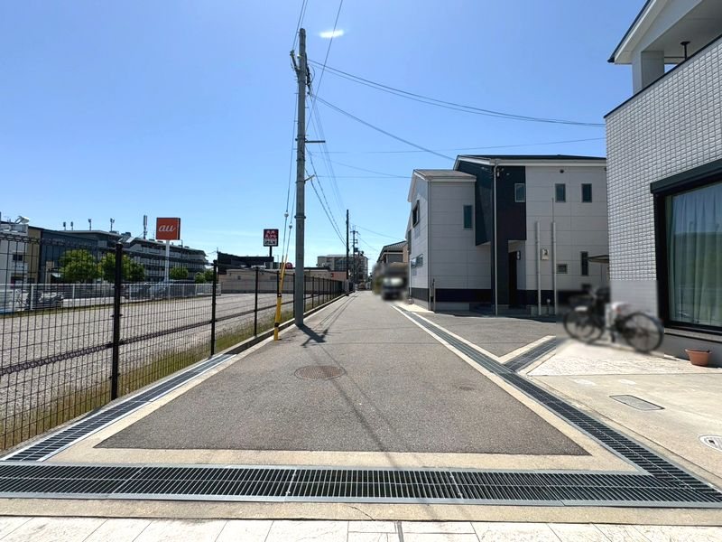 【CASA】茨木市鮎川2丁目 現地写真（前面道路含む現地写真）