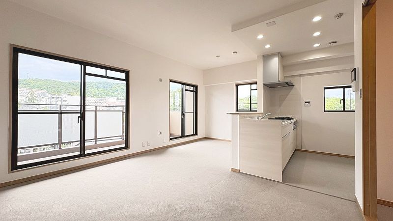 【CASA】プランヴェール高槻阿武山 内観写真（リビング）