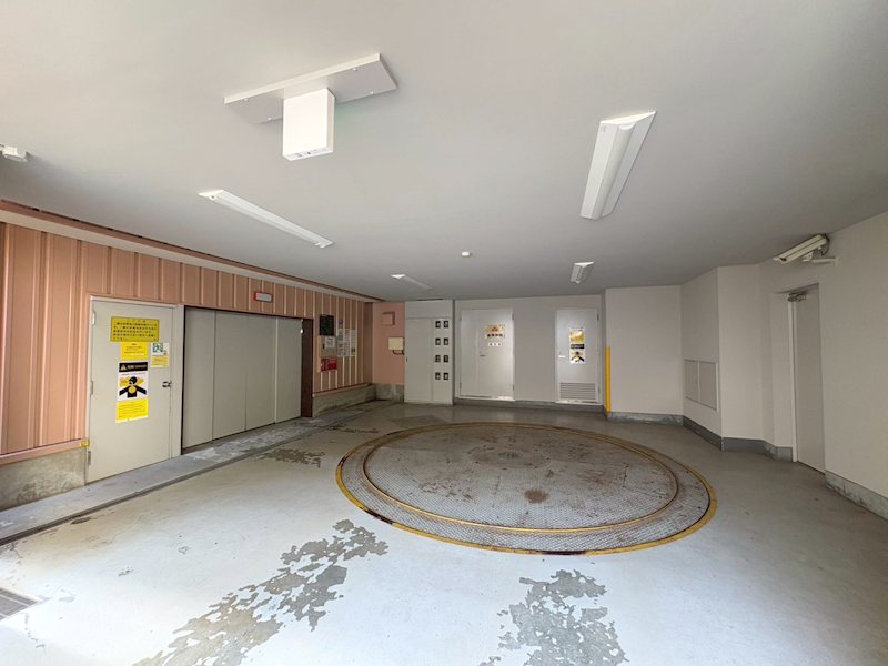 グランディール甲南  共用部写真（駐車場）